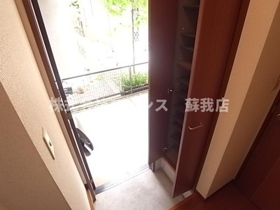 【玄関】 | レポスアール | 明るい玄関です