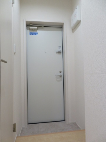 フジパレス新深江Ⅶ番館の玄関