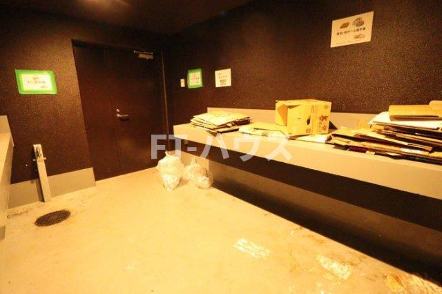 アルメール津田沼のロビー|入居者様専用ゴミ置き場