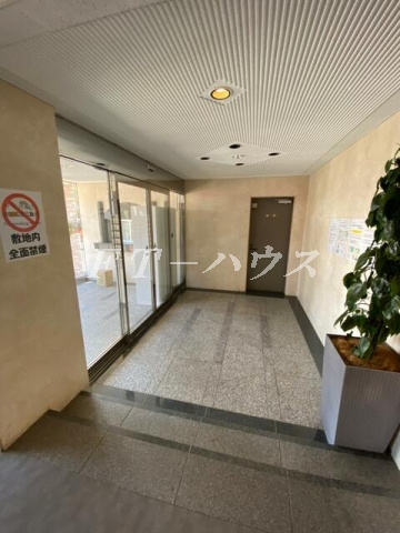 シティクレスト津田沼のエントランス