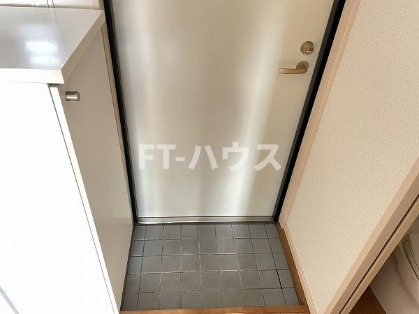 永和第五ビルの玄関