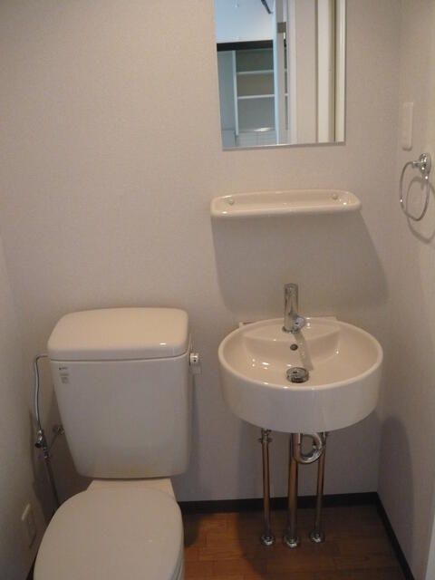 カラーブリアのトイレ