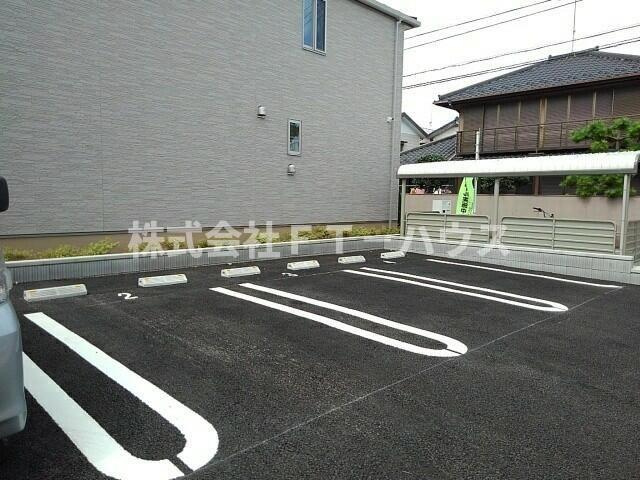 カーサ　ジェントリーの駐車場