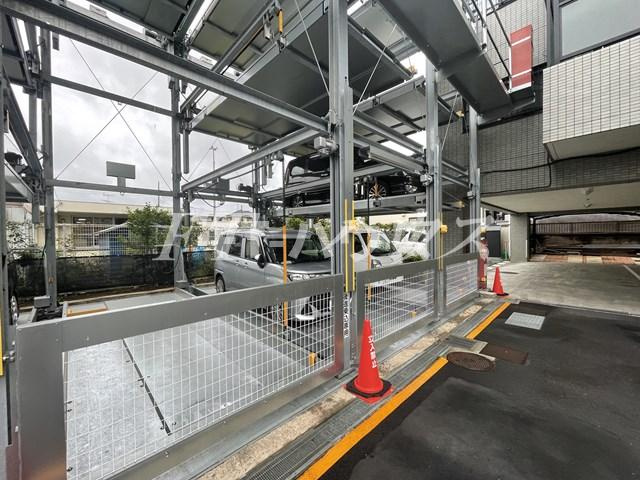ボナールタカシの駐車場