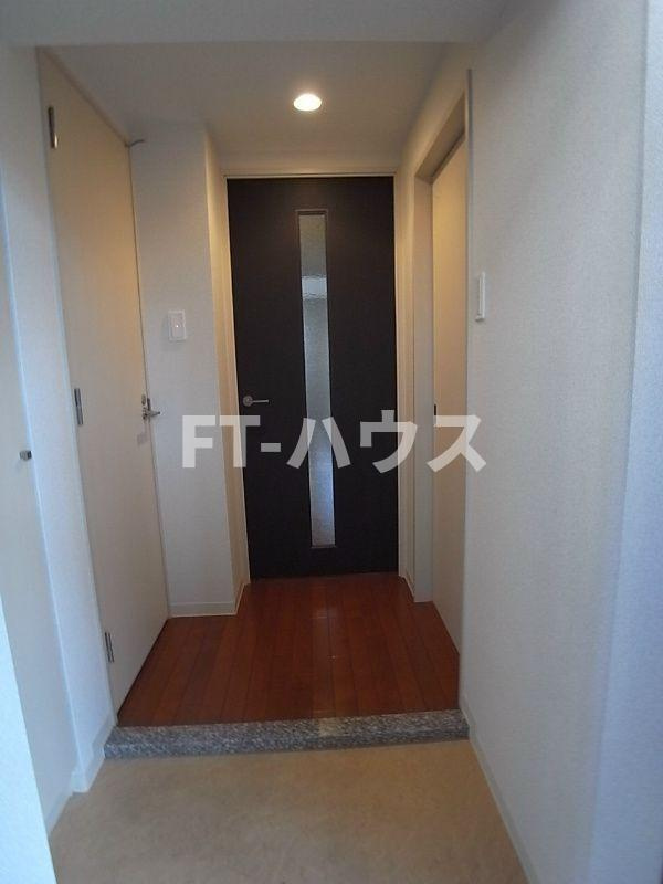 プレアデス津田沼の玄関
