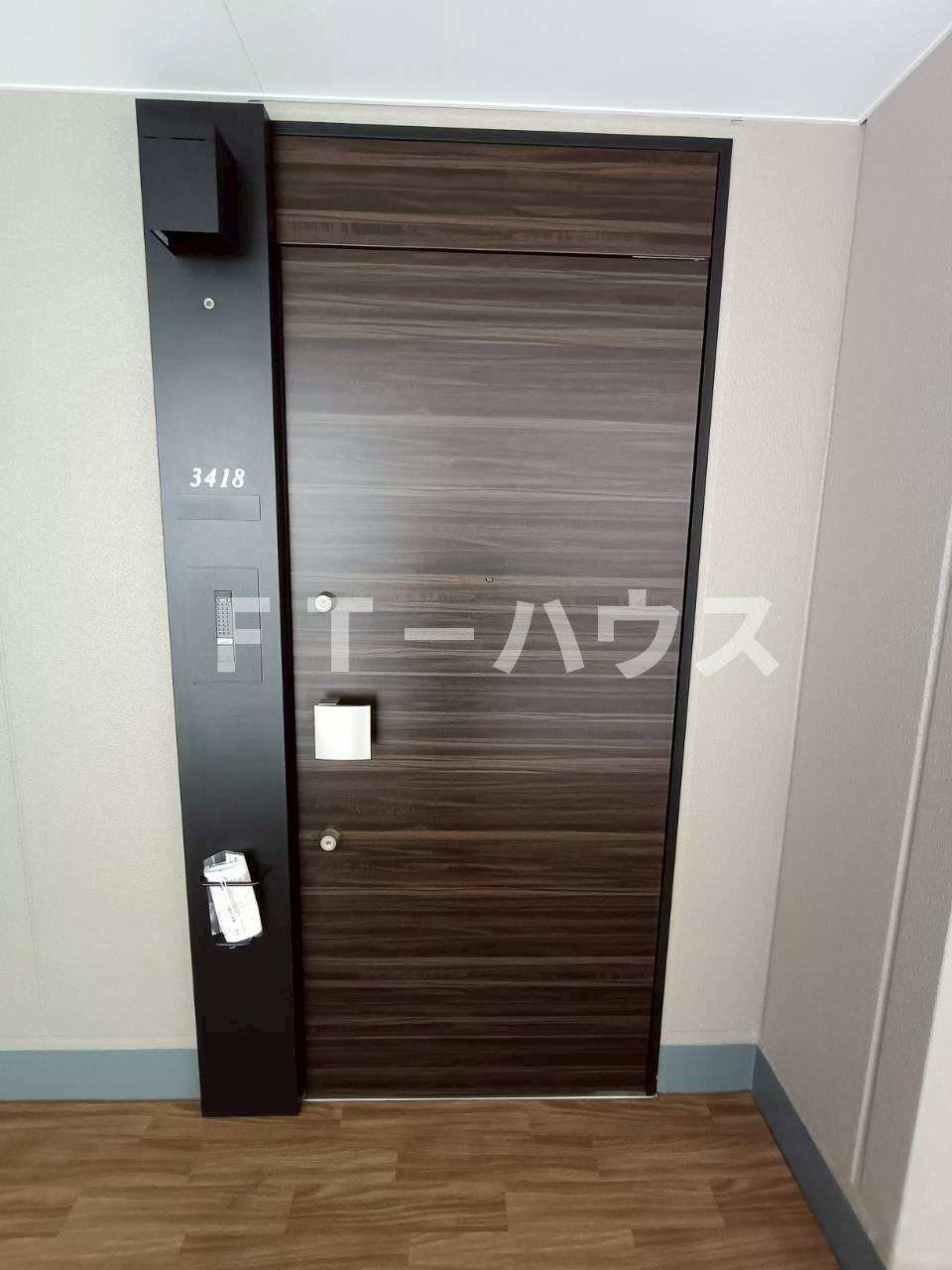 津田沼ザ・タワーの玄関