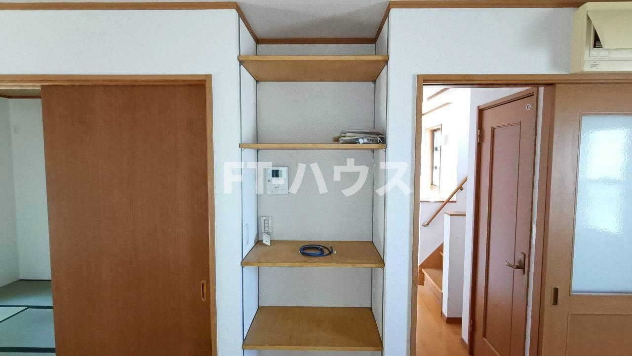 田喜野井町戸建ての内装