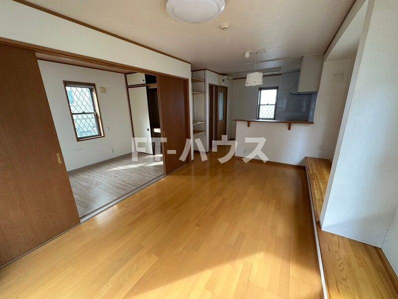 田喜野井町戸建ての居間・リビング