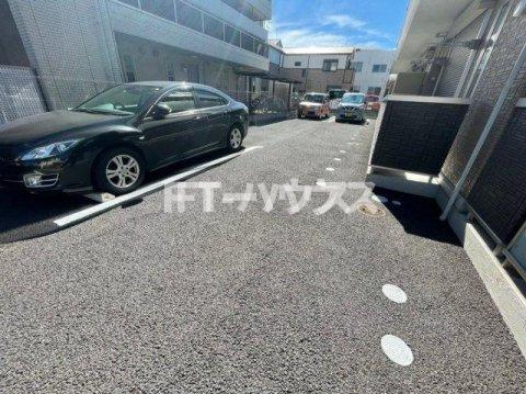 ever greenの駐車場