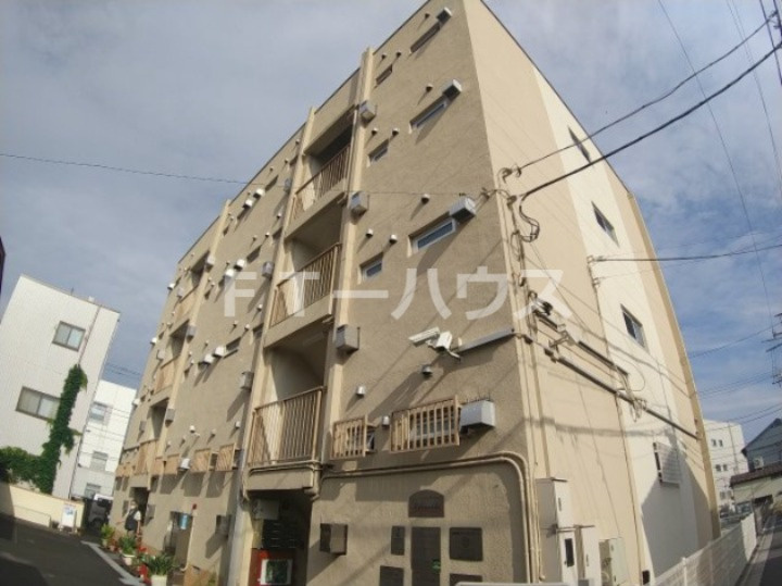 三輝本マンションの外観