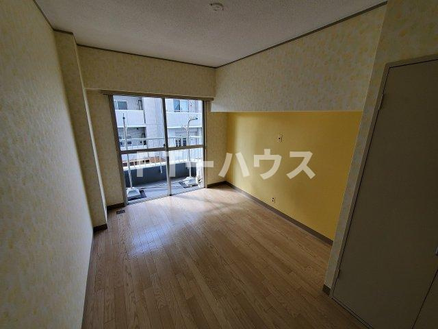 ハイツエバグリーン津田沼２号棟の居間・リビング