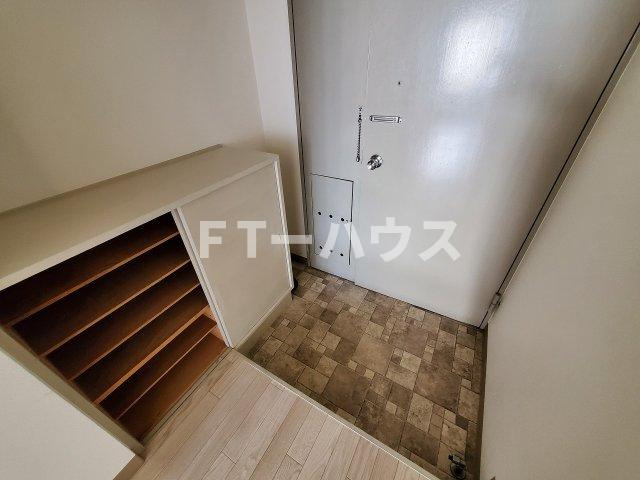 ハイツエバグリーン津田沼２号棟の玄関