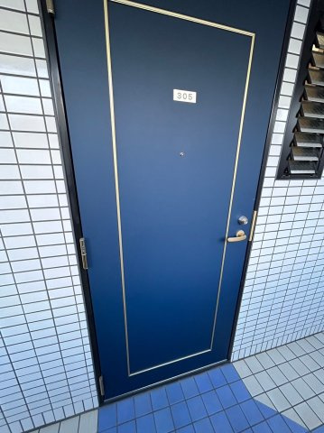 永和第5ビルの玄関