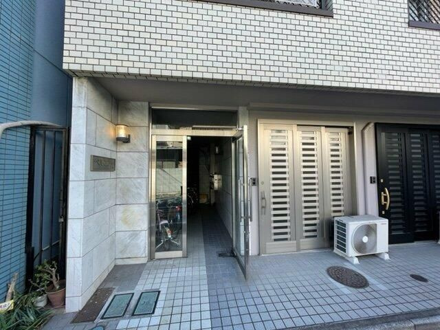 ベルエアー三ノ輪のエントランス