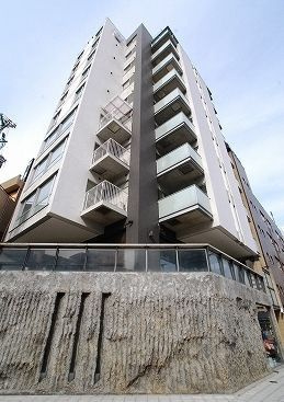アーバンフラッツ湊町の外観