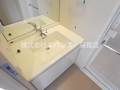 【独立洗面台】 | エコロジー千葉みなとレジデンス | 独立洗面台あり、毎朝おしゃれに忙しい女性の方におすすめです