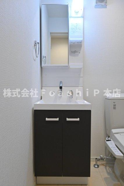 ロイド二子新地の洗面所