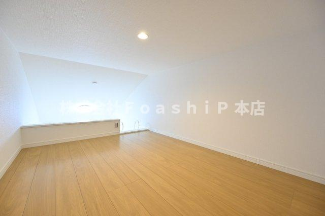 ロイド二子新地の寝室