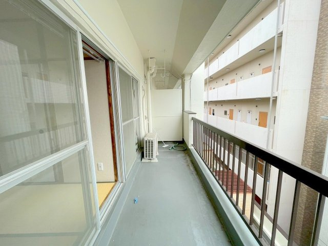 淀川中央マンションのバルコニー
