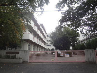 さいたま市立岸町小学校まで650ｍ