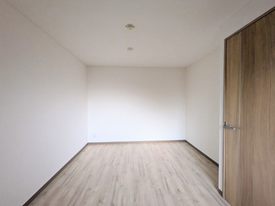 玄関側の洋室です♪