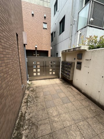 【エントランス】ベルクオーレ巣鴨