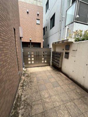 【エントランス】ベルクオーレ巣鴨