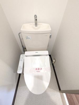 温水洗浄便座付きトイレ