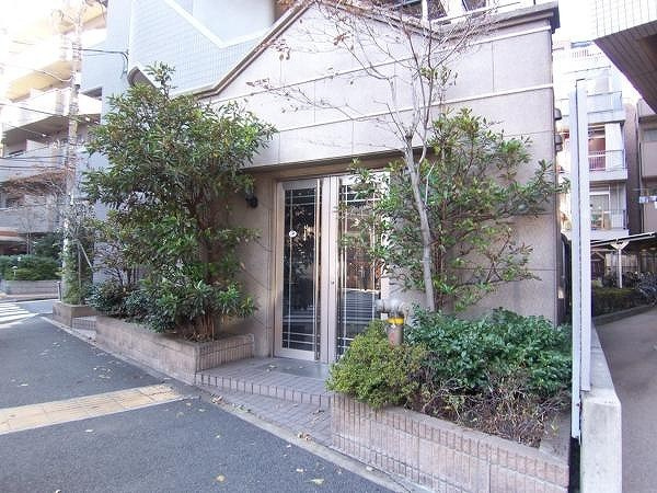 ステージファースト武蔵小山のエントランス