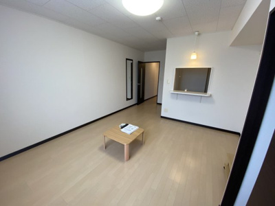 【居間・リビング】 | レオネクストＫＲＨフレンド | 設備・仕様は号室により異なる為、現況を優先致します。