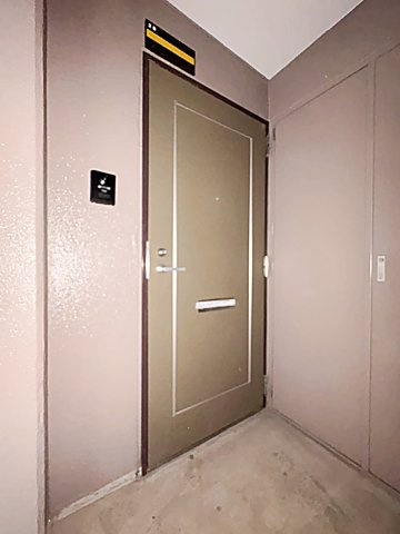 ＷＥＳＴ１の玄関