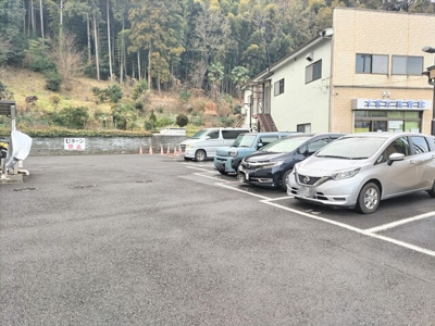 ★敷地内駐車場★（空き状況・使用料等詳細はご確認下さい）