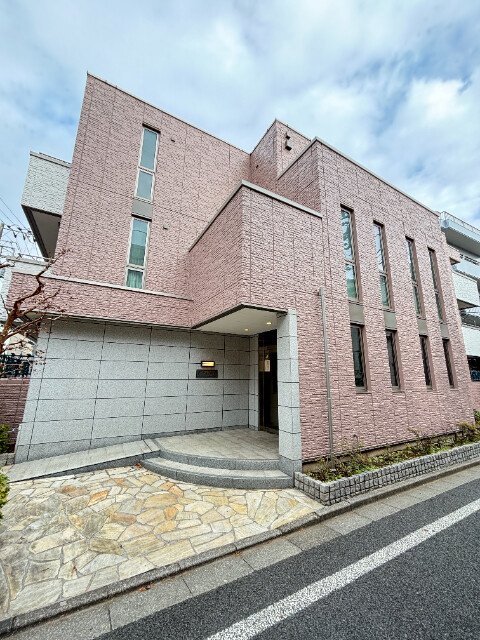 シャンブル向丘の外観