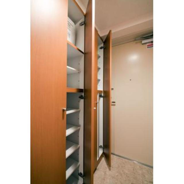 パークブルーム三葉の玄関|※写真は同タイプ住戸です。