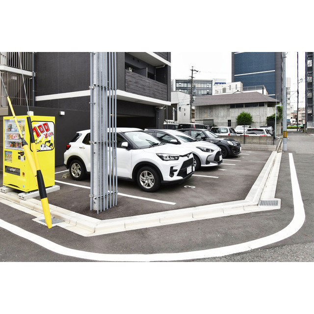 エステムコート名古屋新栄Ⅳネストの駐車場