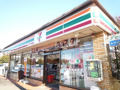 セブン-イレブン 横浜原宿３丁目店まで330ｍ