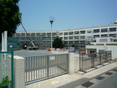 横浜市立本宿小学校　290ｍ