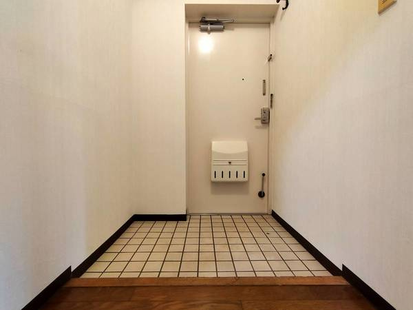 ビレッジハウス成田玉造3号棟の玄関|ビレッジハウスの同一物件・同一タイプの間取りの写真です