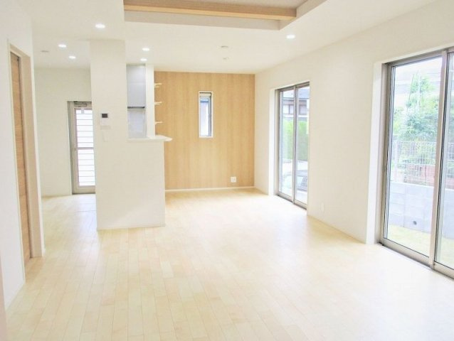 伊勢原市串橋新築戸建て　3号棟の居間・リビング|リビングです