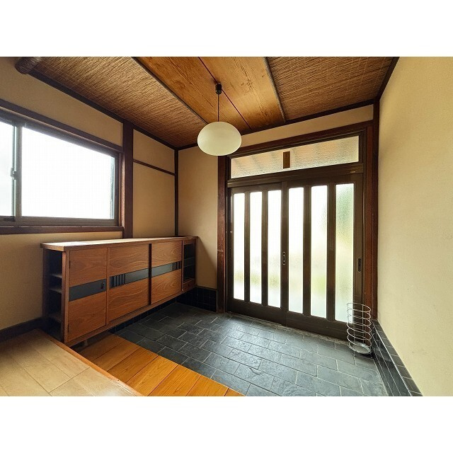 原東町戸建の玄関
