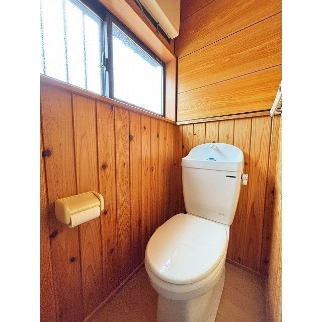 原東町戸建のトイレ