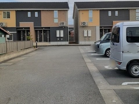 アルモニーＢの駐車場|駐車場があるので、車を買う予定の方も安心です