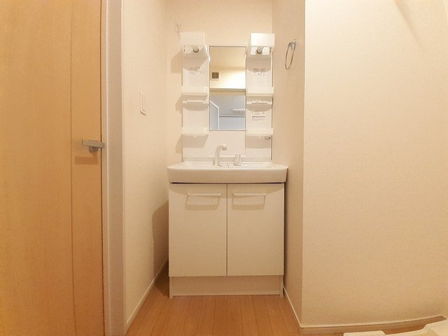 アルモニーＢの洗面所|忙しい朝には欠かせない洗面所です