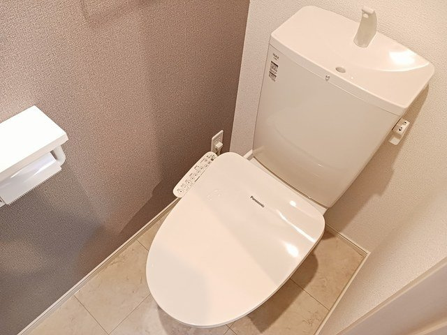 ジュエルＡのトイレ|ゆったりとした空間のトイレです