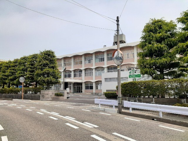 ユーフォリアⅠの周辺|高岡西部小学校まで1100m