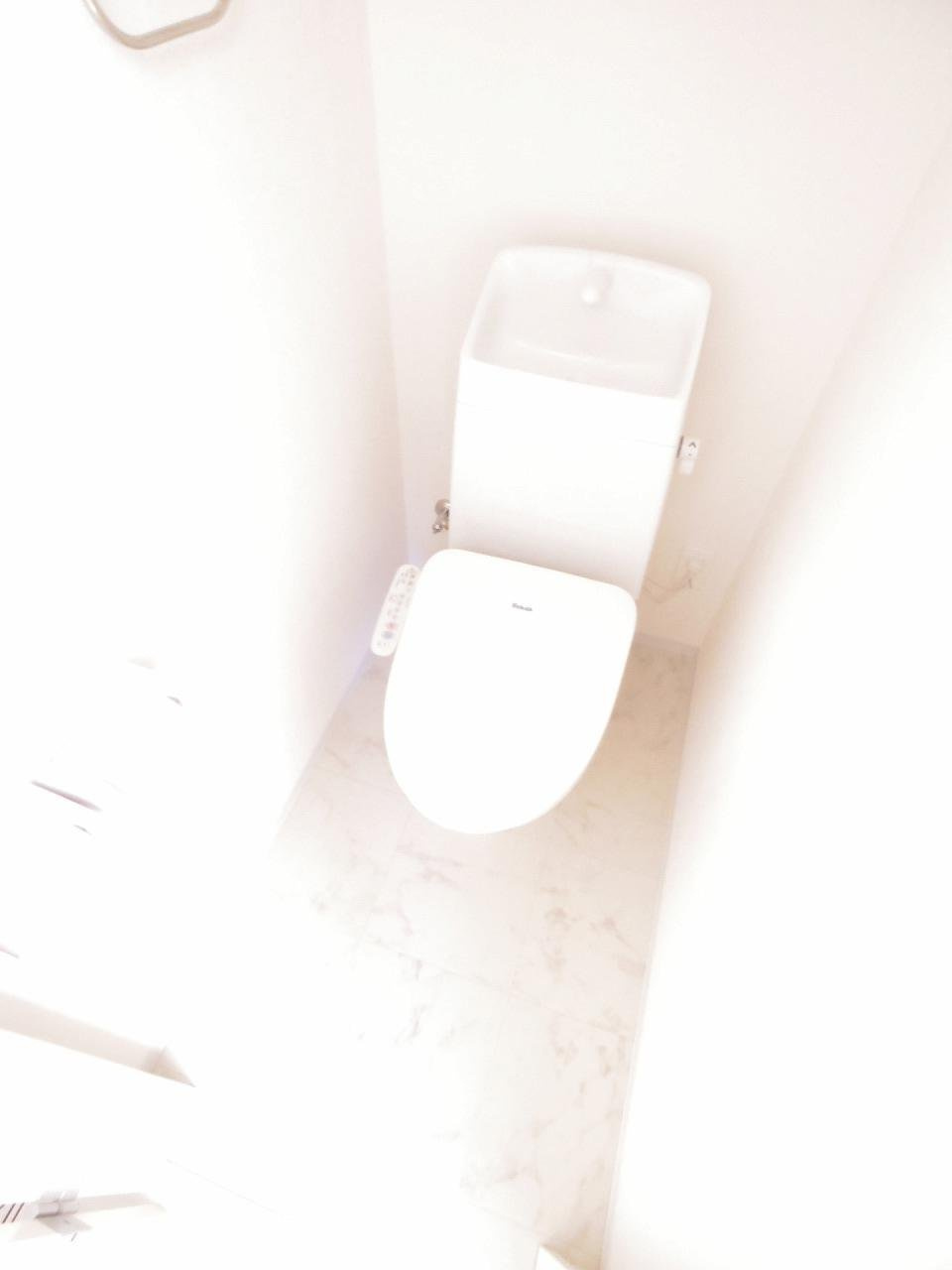 レヴメゾン神山弐番館のトイレ