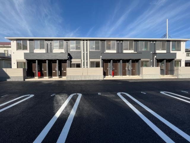 レヴメゾン神山弐番館の駐車場