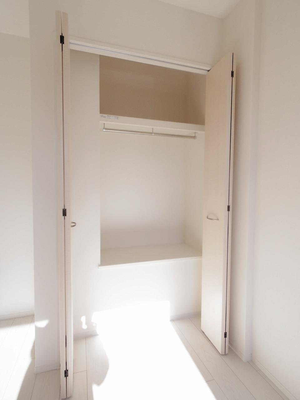 レヴメゾン神山弐番館の収納