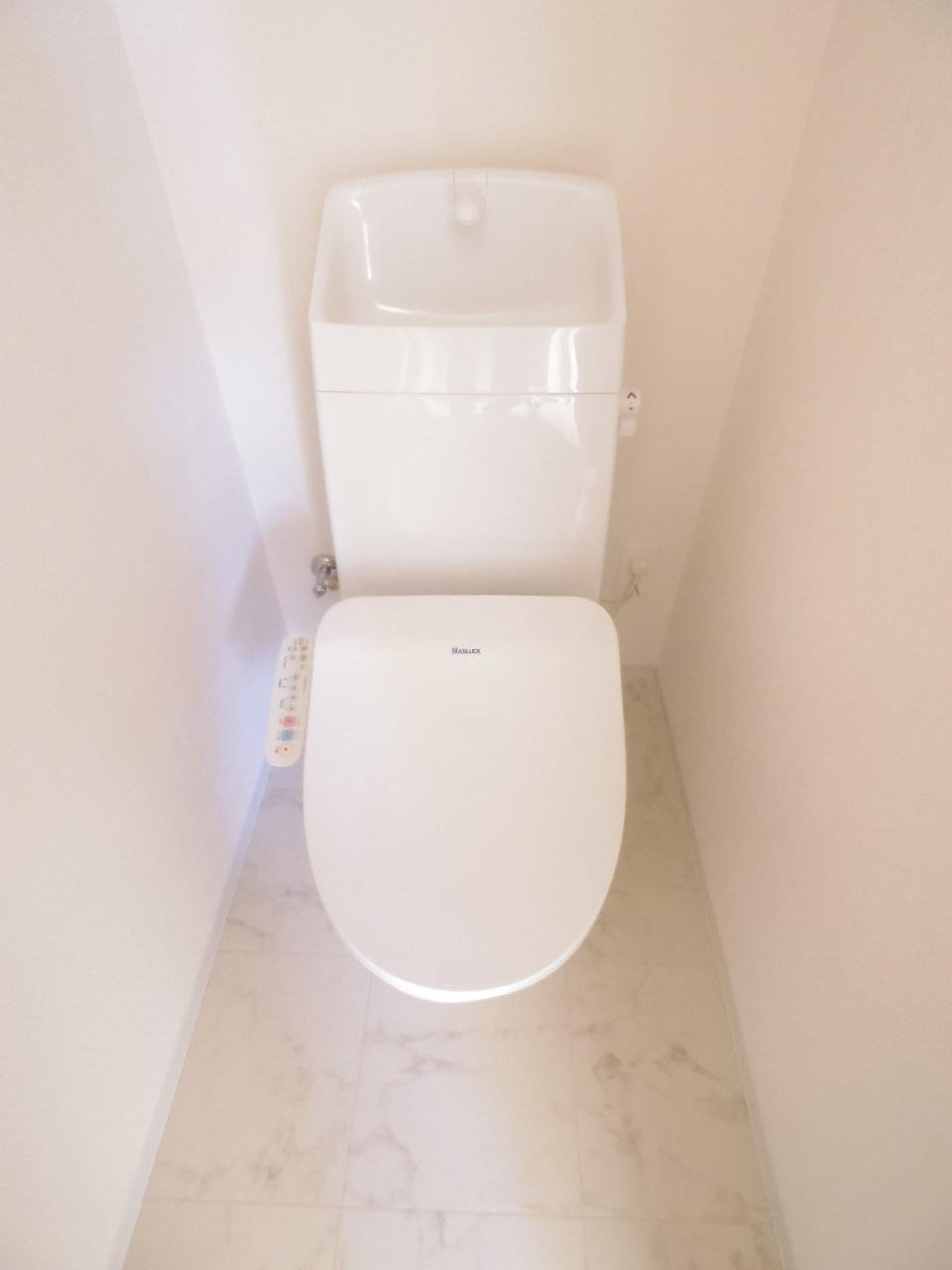 レヴメゾン神山弐番館のトイレ