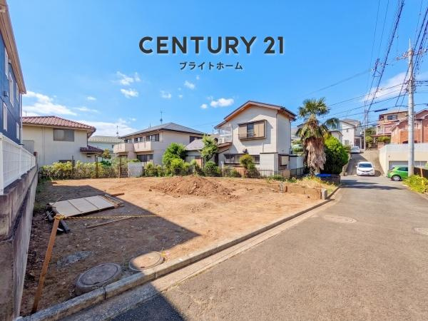 横浜市旭区中白根２丁目の新築一戸建の前面道路含む現地写真|車通りが少ない為、小さなお子様にも安心です。
是非一度、現地へ起こしください。